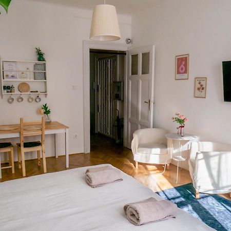 Quiet Apartment Near Buda Castle Budapest Exterior photo